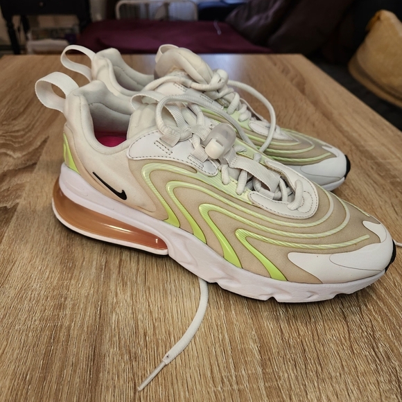 Nike White and Light Green Athletic Shoes - Picture 2 of 4